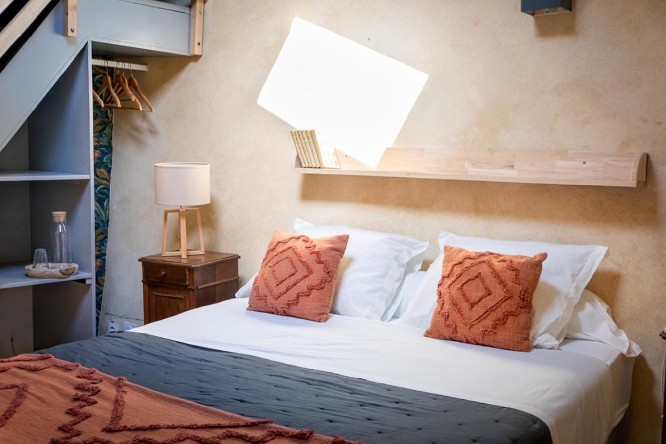Le Pied De La Lettre Otel Grignan Dış mekan fotoğraf