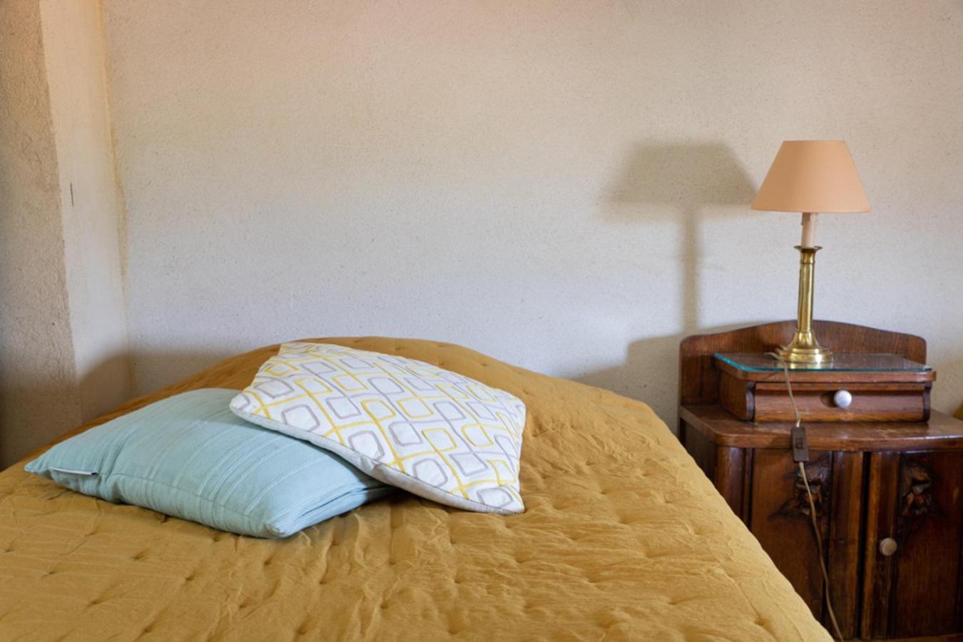Le Pied De La Lettre Otel Grignan Dış mekan fotoğraf
