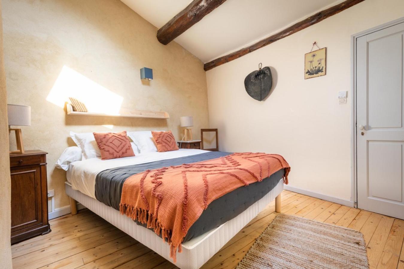 Le Pied De La Lettre Otel Grignan Dış mekan fotoğraf